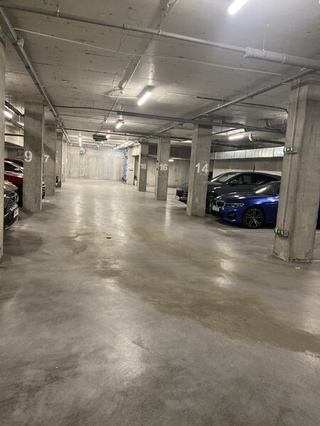 Inchiriez loc parcare garaj subteran zona Parlament